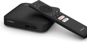 Mit der Streaming-Box kann (fast) jedes TV-Gerät in einen Smart-TV verwandelt werden. (c) STRONG