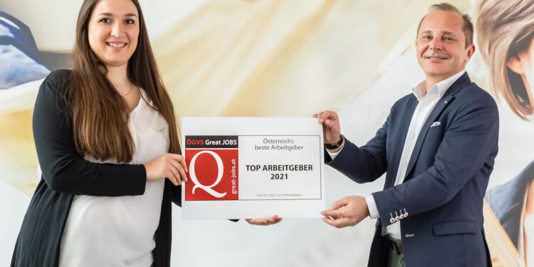 HR-Managerin Kerstin Zahn und Chef Michael Grafoner dürfen sich über eine besondere Auszeichnung freuen: Gorenje ist aktuell ein Top-Arbeitgeber. © Gorenje