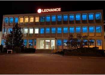 Am Ledvance-Standort in Molsheim, Frankreich, wurden zusätzlich zu den etablierten Standardmaßnahmen UV-C-Lampen mit Linear Housing installiert, um das Infektionsrisiko der Mitarbeiter zu minimieren. © LEDVANCE