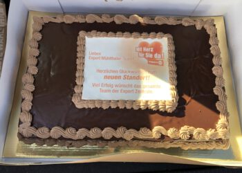 Darf bei keiner Expert-Feier fehlen: die Torte! (c) Expert Mühlthaler/Expert Österreich