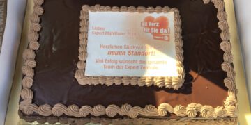 Darf bei keiner Expert-Feier fehlen: die Torte! (c) Expert Mühlthaler/Expert Österreich