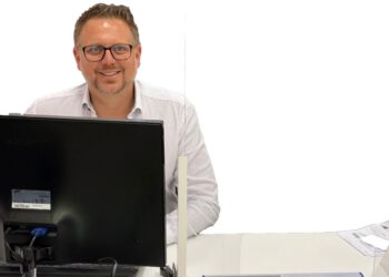 Josef Zwing, Inhaber des HandyShops aus Mürzzuschlag, ist Vorreiter in Sachen digitaler Verkauf. Berufskollegen können sich von ihm Tipps holen. © Zwing/Redaktion