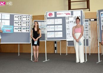 Vorstand Brandon Lenane hatte für die drei Gewinnerinnen Red Zac-Gutscheine im Gepäck. © Red Zac