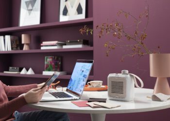 Wohlfühltemperaturen im Home Office mit dem neuen Capsule Desk von De‘Longhi