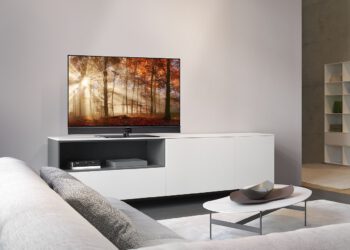 Metz Aurus OLED im Wohnraum