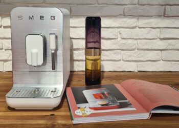 Smeg Kaffeevollautomat BCC02 DINEUS Award 2022