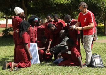 Jugend Eine Welt bildet Jugendliche in Afrika und Indien zu aus