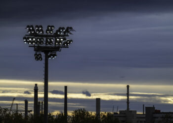 Feldbeleuchtung inklusive neuem Mast.