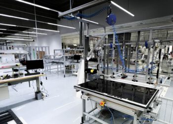 Loewe Produktionslinie für OLED-Display-Module