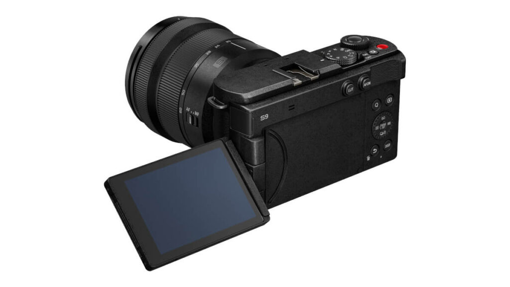 Lumix S9 mit Objektiv Rückseite