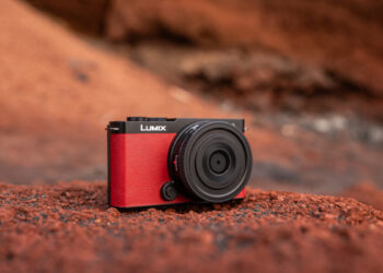 Panasonic: Objektiv S-R26 erweitert den Lumix S Horizont