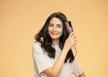 Kabelloser Styling-Begleiter: Der automatische Lockenstab EasyCurl HS 6230