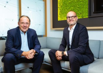 Robert Pfarrwaller übergibt an Thomas Stadlhofer