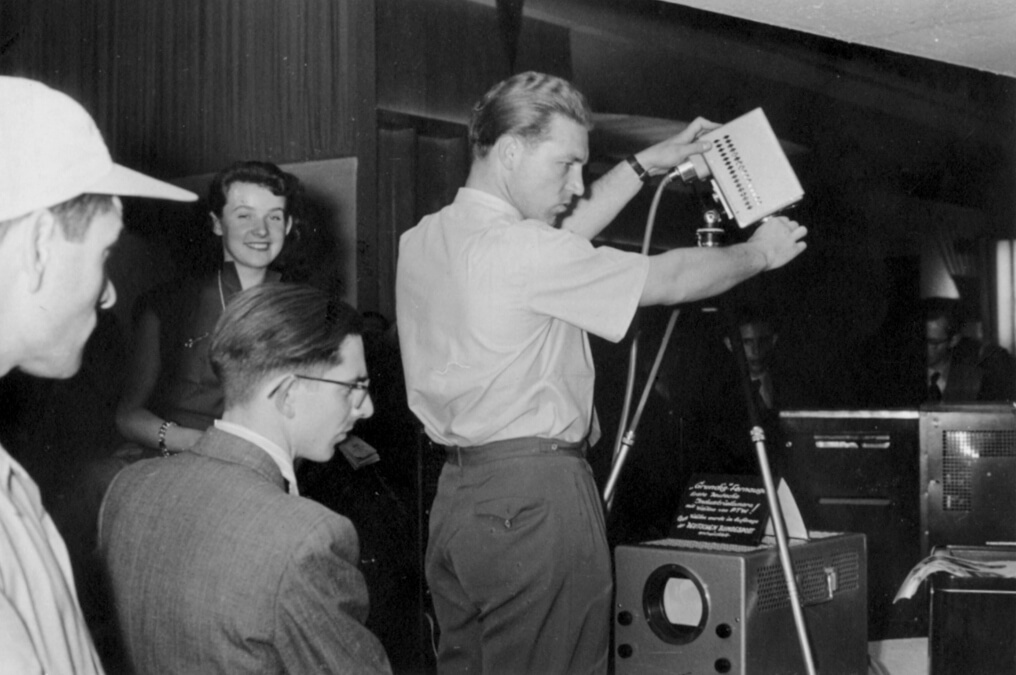 Präsentation des Grundig Fernauges (Video Kamera) auf der Düsseldorfer Funkausstellung 1953