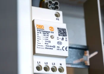 OBO: Kompakt schützen, innovativ montieren