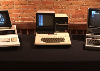 "1977 Trinity" der Heimcomputer v. l. n. r.: Der Commodore PET 2001, der Apple II, und der TRS-80 Model I