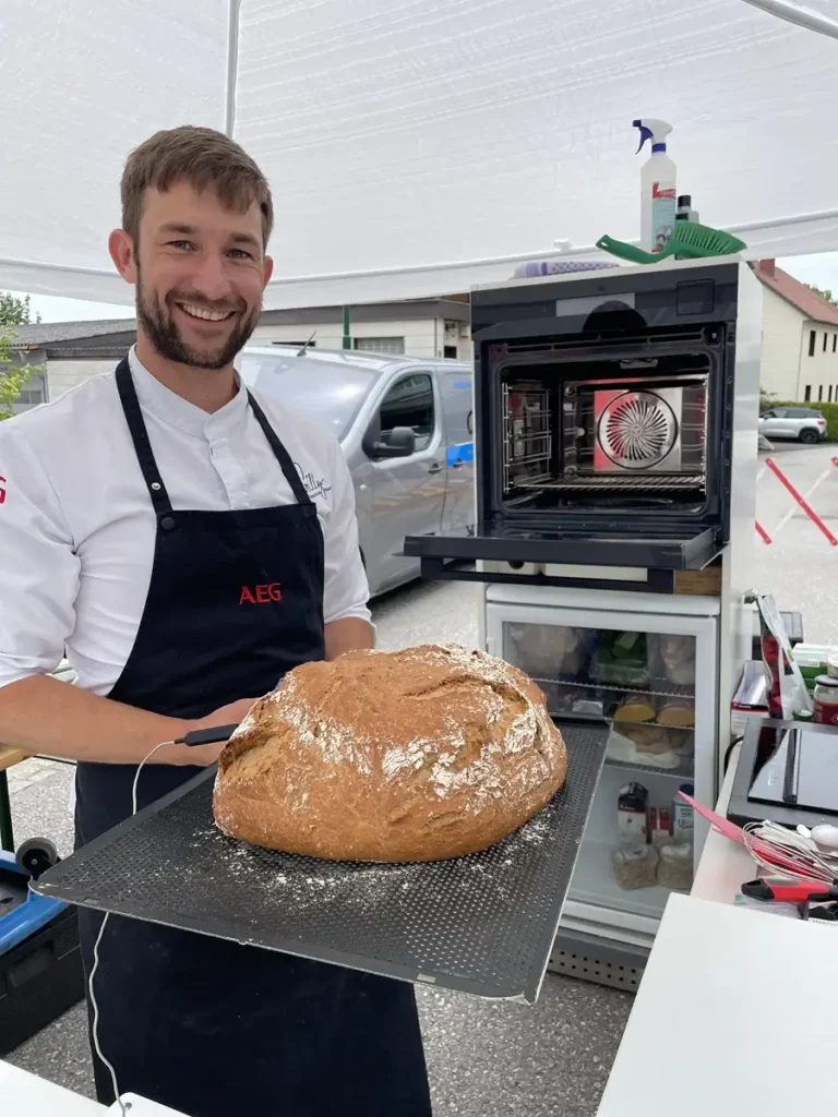 Hofer bringt's Jubiläum