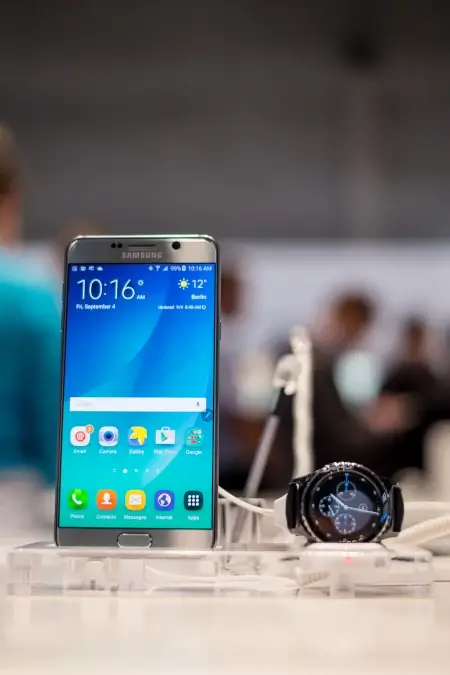 Samsung Galaxy Note 5 and Samsung Gear S2 Classic auf der IFA 2015