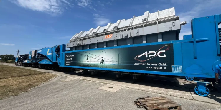 Riesentrafo sicher ins Südburgenland transportiert