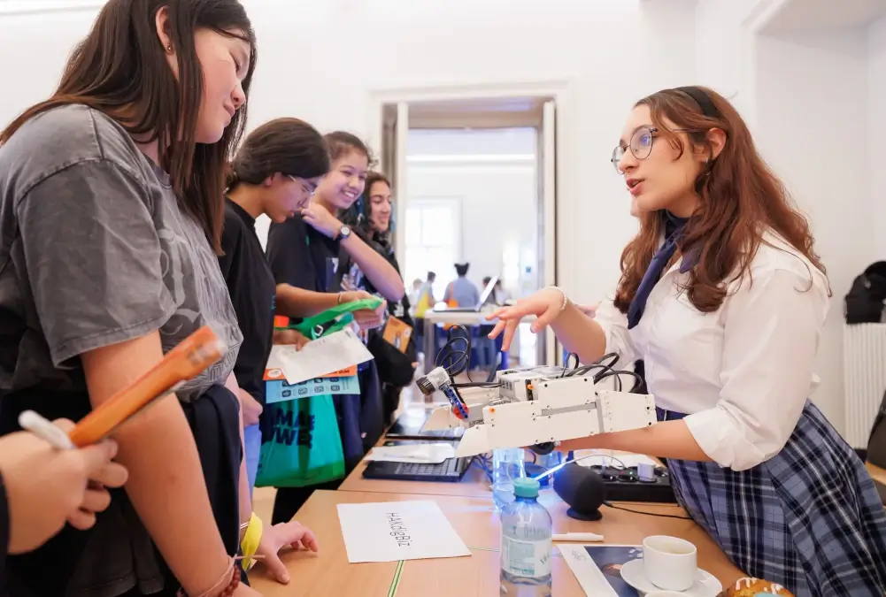 Girls Tech Up Wien 2023 HAKdigBiz