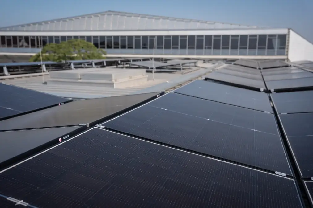 Wiener Stadthalle PV-Anlage auf dem Dach der Halle F