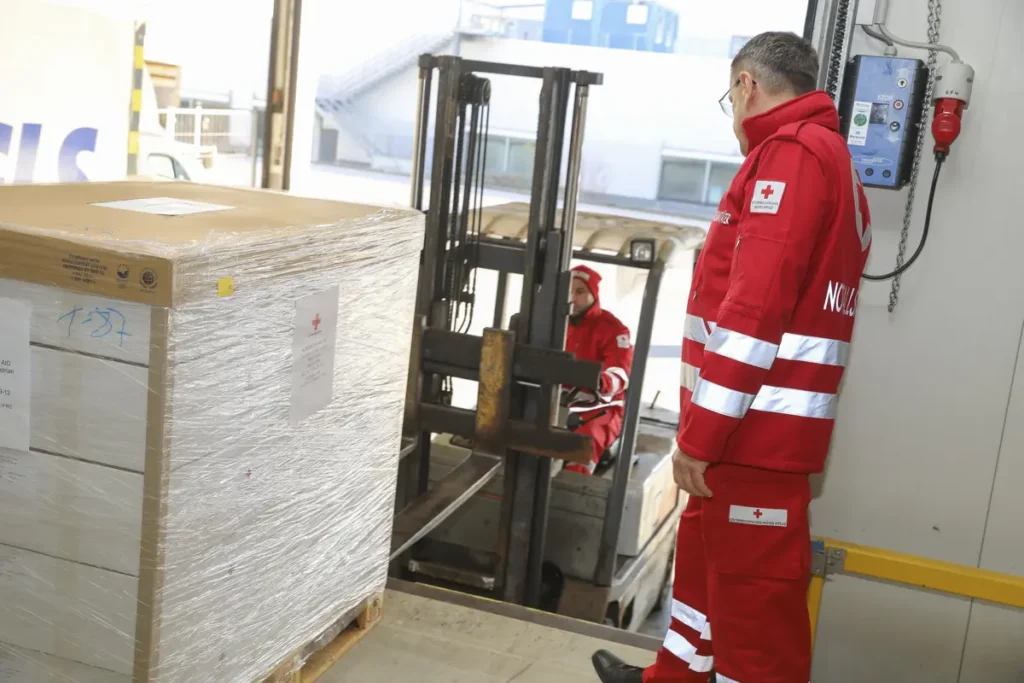 Verteilung der Geräte durch das Österreichische Rote Kreuz