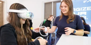 700 Schülerinnen beim Girls! TECH UP-Erlebnistag