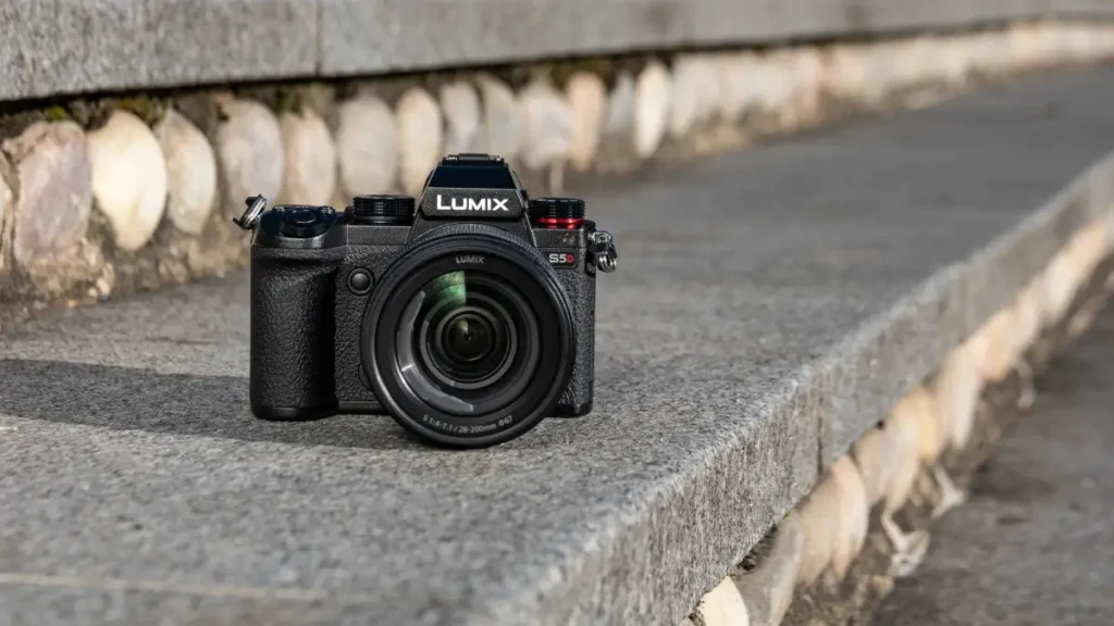 Panasonic Vollformatkamera Lumix S5D setzt auf guten Fokus