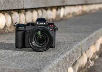 Panasonic Vollformatkamera Lumix S5D setzt auf guten Fokus