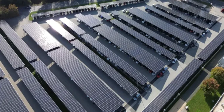 Österreichs größte PV-Carport Anlagen in Betrieb