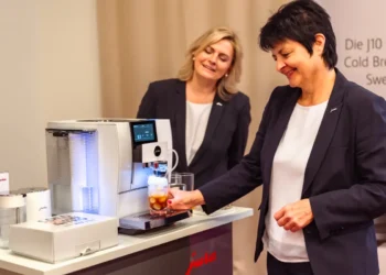 Ab Ende September ist Jura-Schulungsleiterin Maria Heidegger wieder quer durch Österreich unterwegs. © Jura