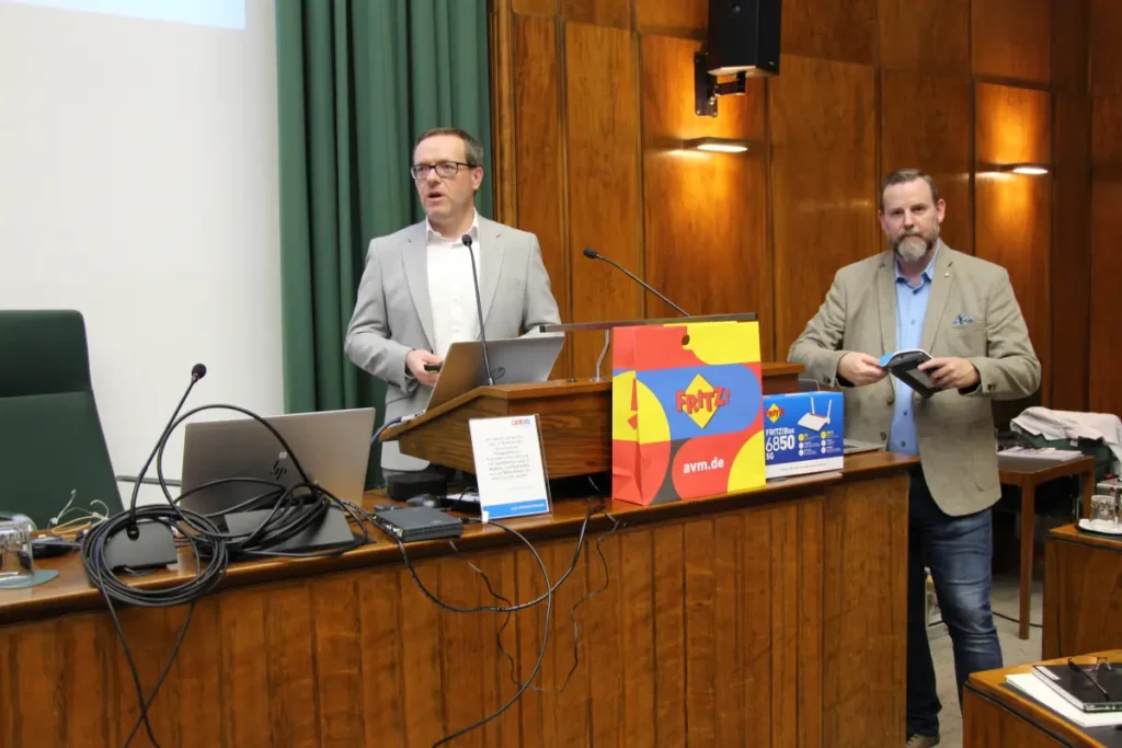 Klaus Stumptner (Fa. AVM) referierte über WIFI 7 und den LTE-Zugang mittels Router.