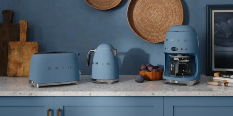 Stürmisch blaue Smeg Küche