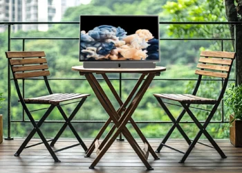 Smart TV Metz blue MPE7000 ist reisebereit