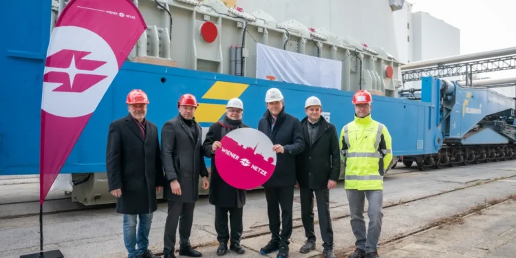 Wiener Netze 300 Tonnen Trafo für Umspannwerk Simmering