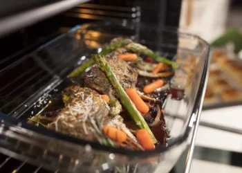 Beko Multifunktions-Backofen BCBISA17400KSBMPS