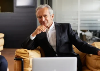 PV-Branche warnt : Bei Bürokratie-Rückkehr gehen die Einnahmen auf Sinkflug