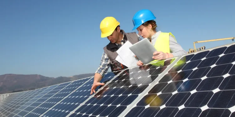 Fundierte Photovoltaik-Weiterbildung: PV Austria startet mit drei Kursen in die Saison