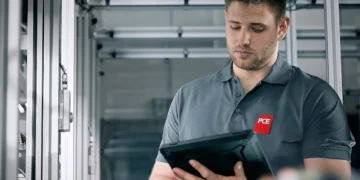 PC Electric sucht eine:n Produktionsleiter:in für den Bau von Elektroverteilern