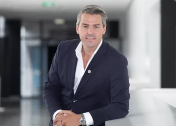 Messeveranstalter Thomas P. Jungreithmair bringt 2026 die „Bauen und Energie“ als „smart.bau.energy“ nach Wien zurück. © JU.connects