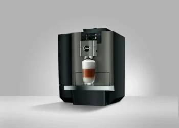 JURA X10c: Der Profi für heiße und kalte Kaffeespezialitäten. www.elektrobranche.at