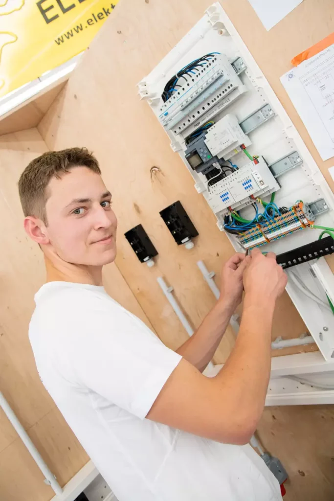 OÖ. Landeslehrlingswettbewerb Elektro- und Gebäudetechnik - Impressionen