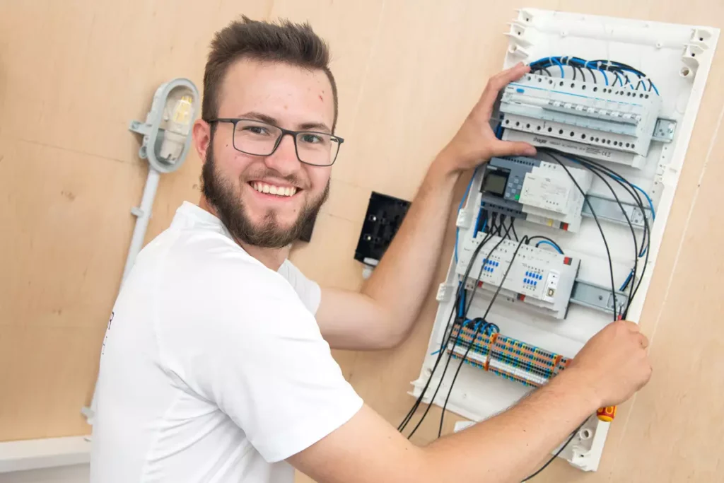 OÖ. Landeslehrlingswettbewerb Elektro- und Gebäudetechnik - Impressionen