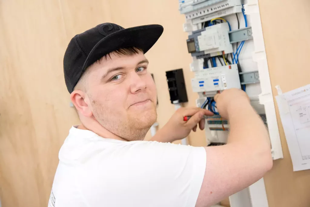 OÖ. Landeslehrlingswettbewerb Elektro- und Gebäudetechnik - Impressionen