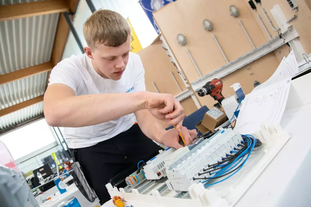LandeslehrlingOOE2025 Galerie 7 elektro
