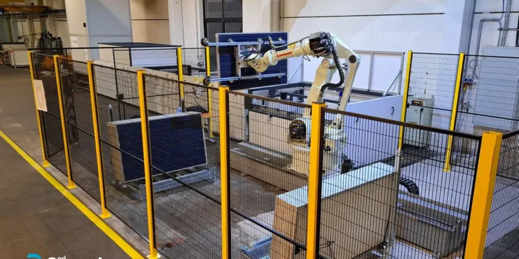 PV-Module wiederverwenden dank KI & Robotik