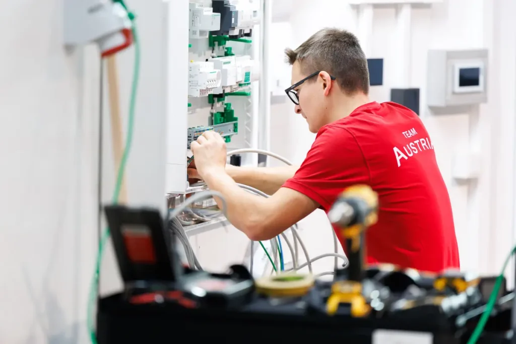 EuroSkills: Florian Demmelbauer schaffte den fünften Platz und wurde mit einem Medallions for Excellence ausgezeichnet