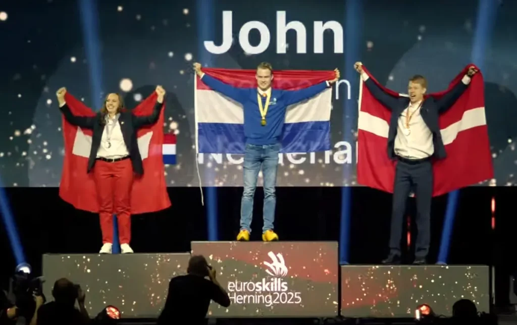 EuroSkills 2025: Elektrotechnik-Sieger wurde John Eggebeen (Niederlande) vor Jane Gander aus der Schweiz und Casper Kaervang Pedersen (Dänemark).