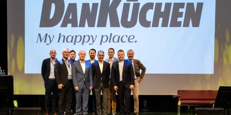 (V. l. n. r.): Hannes Moravia (Beko), Markus Schmickl (Beko), Andreas Gruber (Beko), Johann Pichler (DanKüchen), Eldin Serdarevic (DanKüchen), Evren Aksoy (Beko), Philip Moraw (Beko), Ewald Marschallinger (DanKüchen) und Harald Kasperowski (Beko). © andup social media GmbH