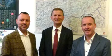 Nach Christian Atzmüller (Mitte) wurde die große Berufsgruppe mit fünf Bundesinnungen auf Paul Morolz (links) und Andreas Gruber aufgeteilt. © ELEKTRO|branche